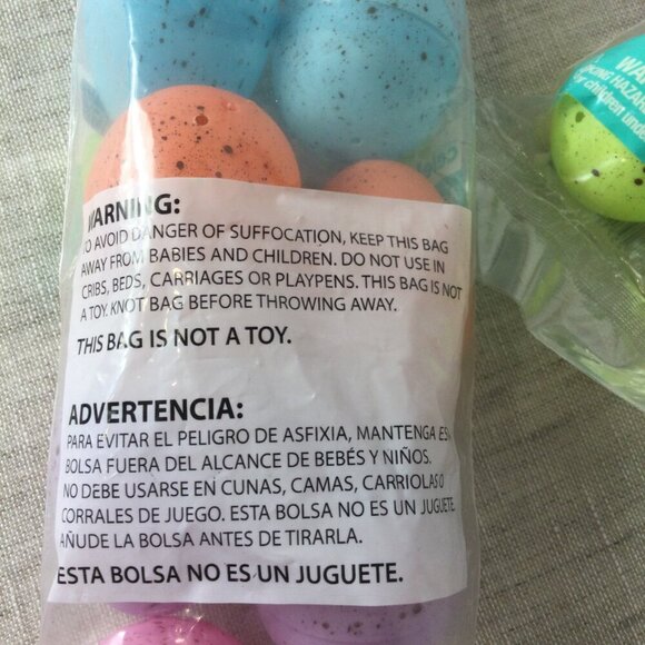 Lot of 4 Way to Celebrate Multicolor Speckle Fillable Easter Eggs 12 Count Each - Picture 5 of 6